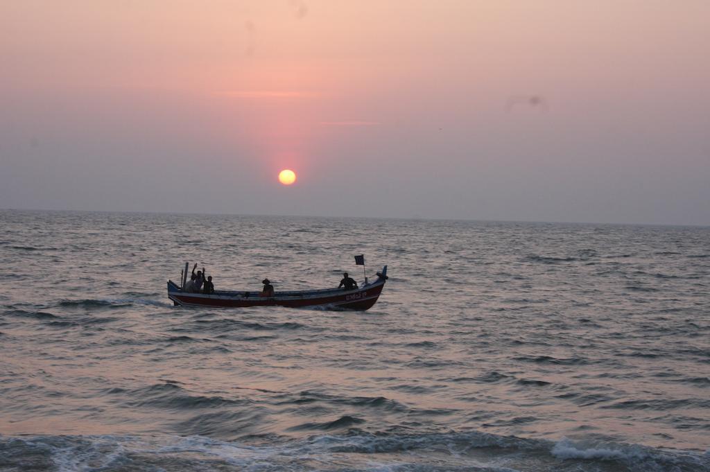 Shalom Beach Residency Alappuzha Экстерьер фото